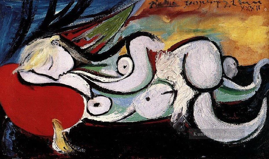 Nude couche sur un coussin rouge Marie Therese Walter 1932 kubismus Pablo Picasso Ölgemälde